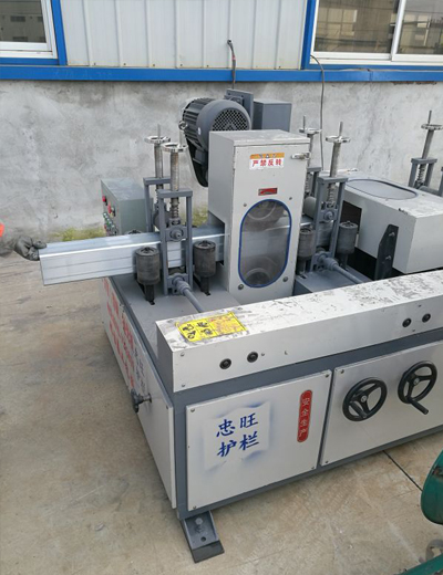 城市燈光護(hù)欄.jpg