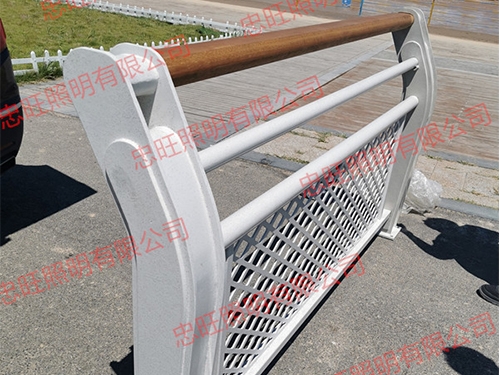 燈光護(hù)欄