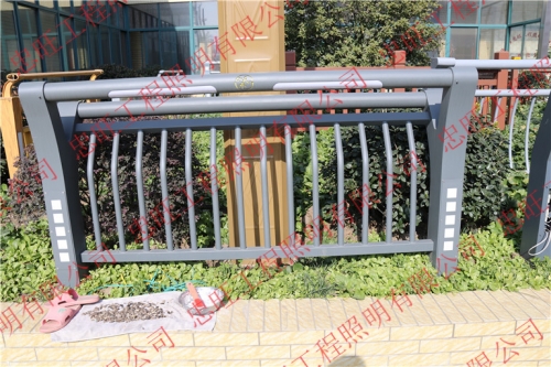 燈光護(hù)欄價(jià)格